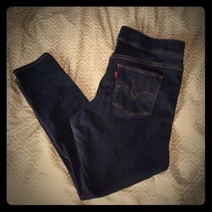 Levi's Skinny Leg Pull On Jeans. Used. Size 18